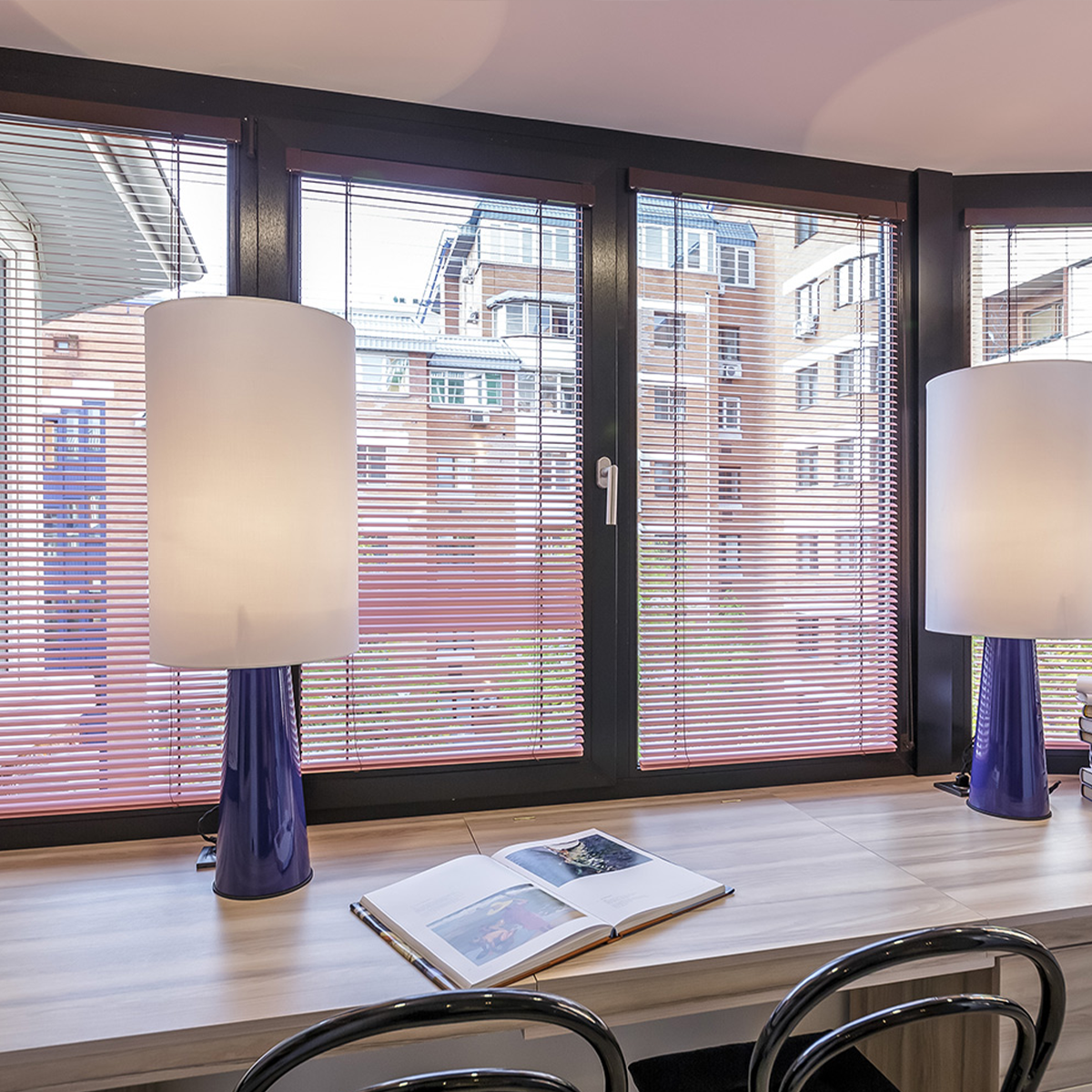 Алюминиевые горизонтальные жалюзи AMIGO