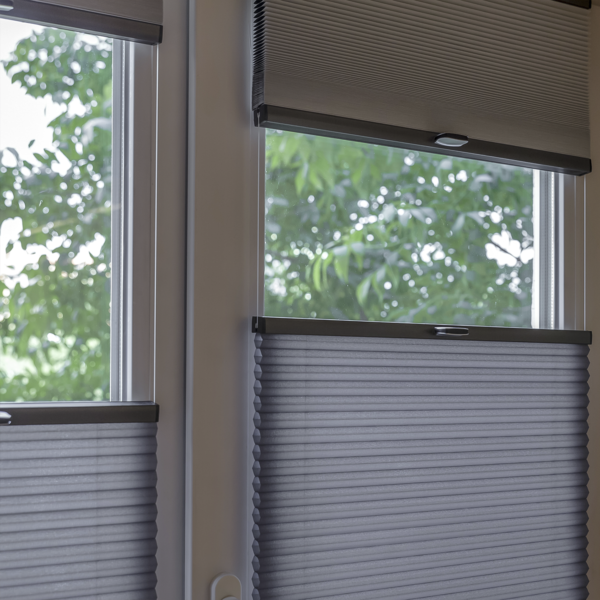 Шторы гофре AMIGO. Управление ручкой