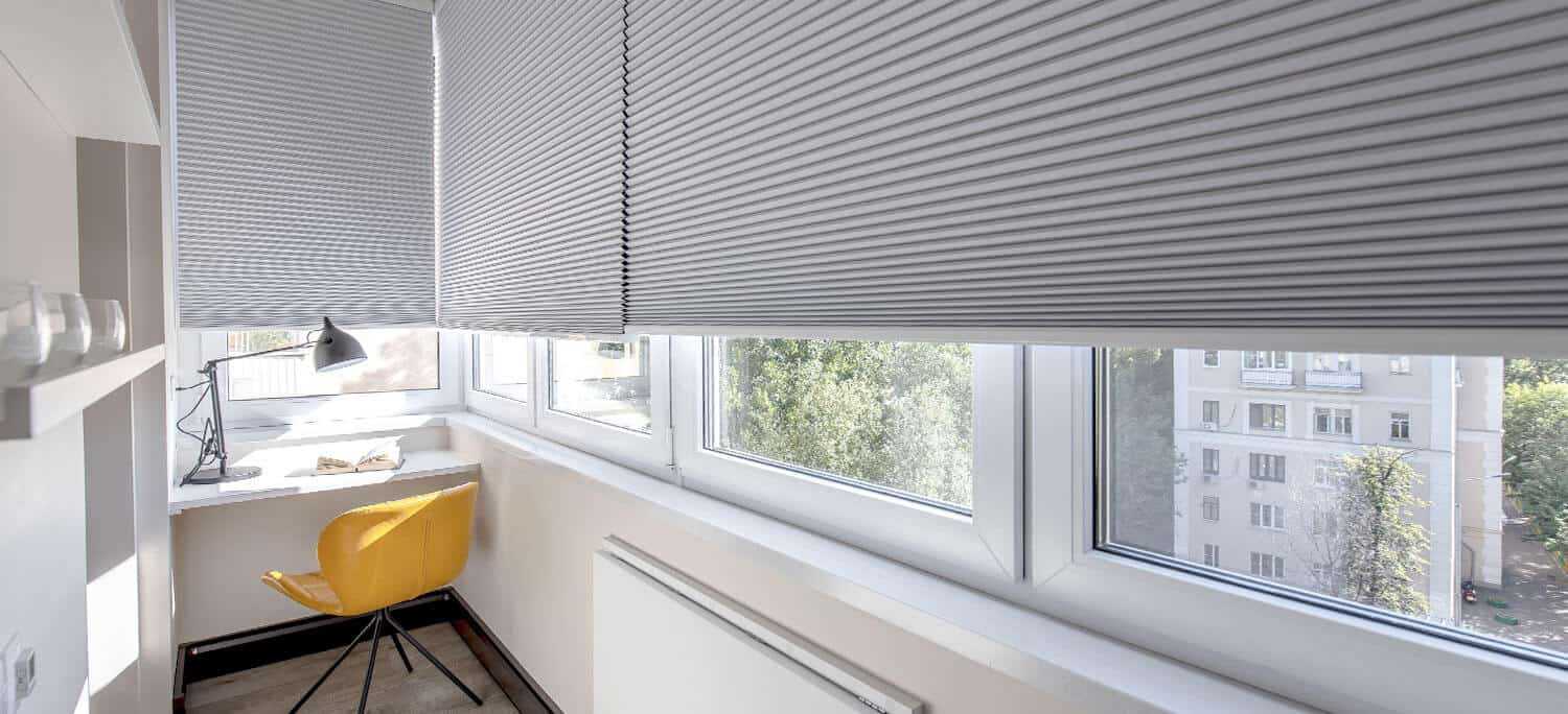 Жалюзи и рулонные шторы на балкон или лоджию