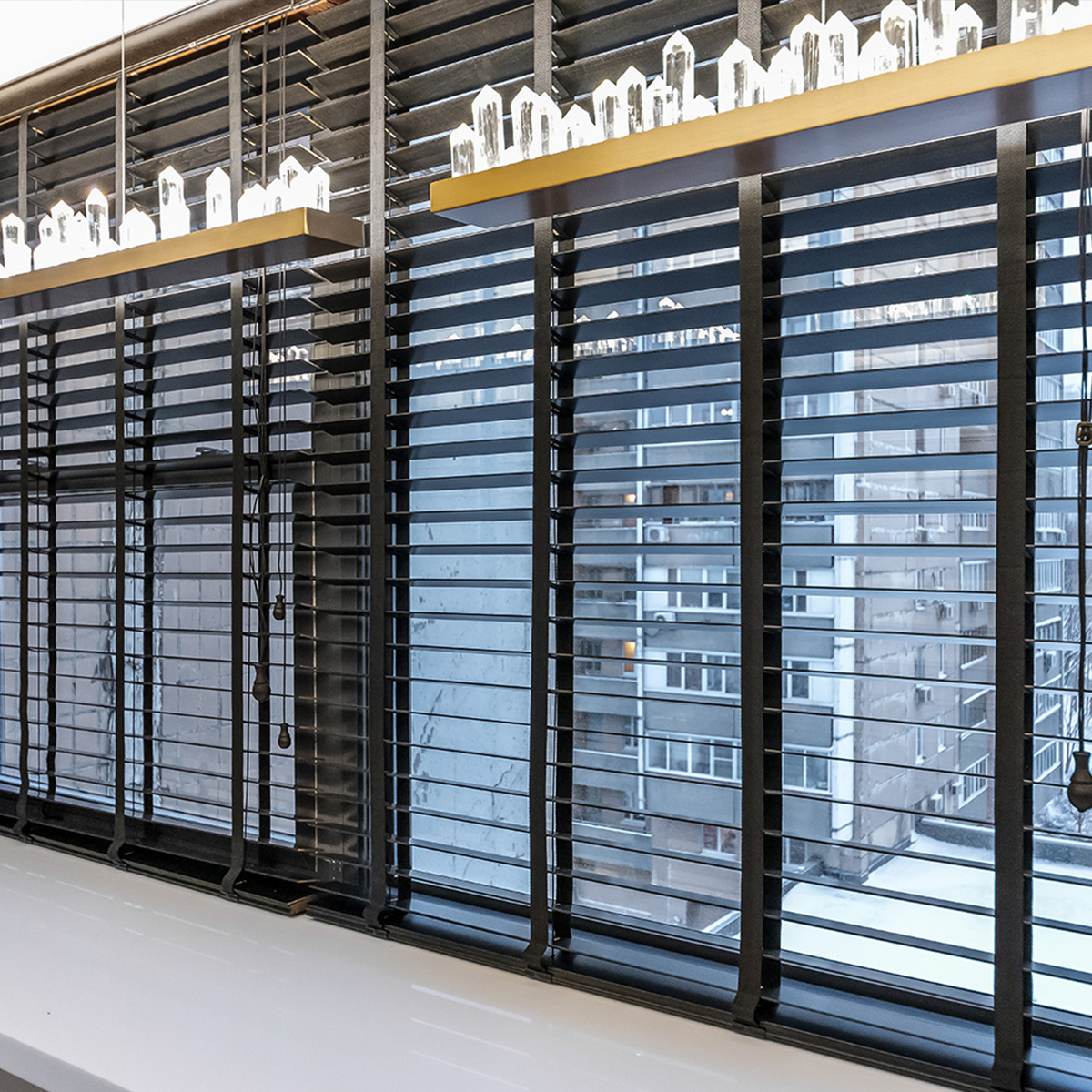 Горизонтальные деревянные жалюзи AMIGO